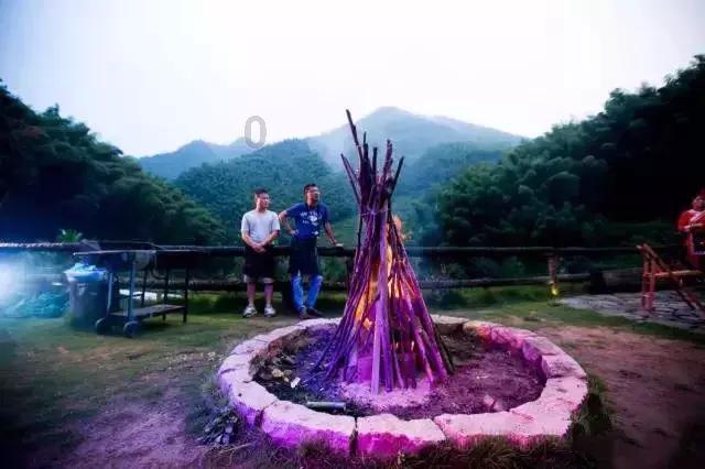 领导下班后微信安排工作，要不要回？